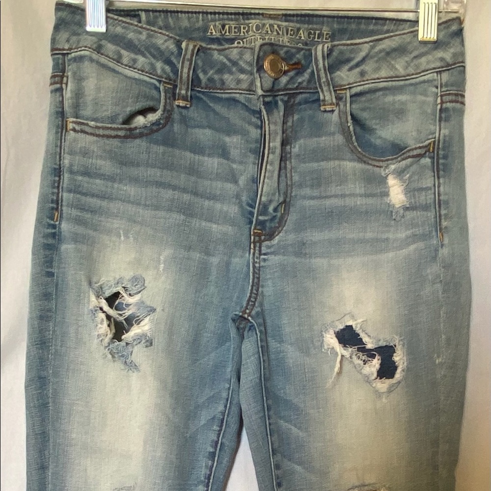 American Eagle distressed jeggings